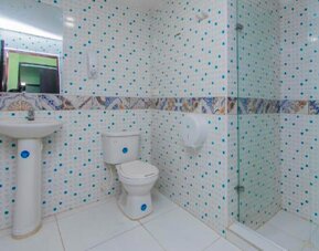 Hotel Avexi Suites By GEH Suites