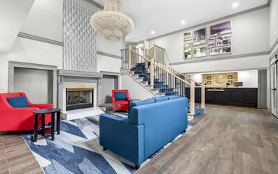 Lobby seating at Comfort Inn & Suites Nashville.