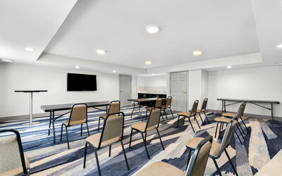 Meeting room at Comfort Inn & Suites Nashville.