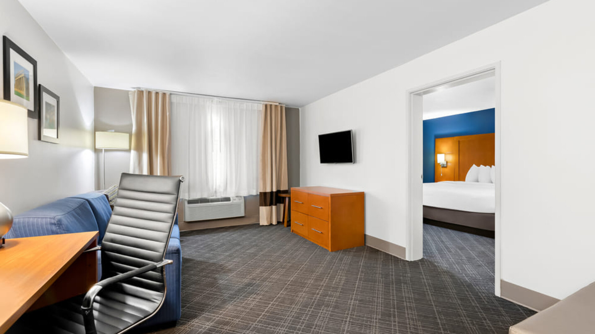 Work desk at Comfort Inn & Suites Nashville.