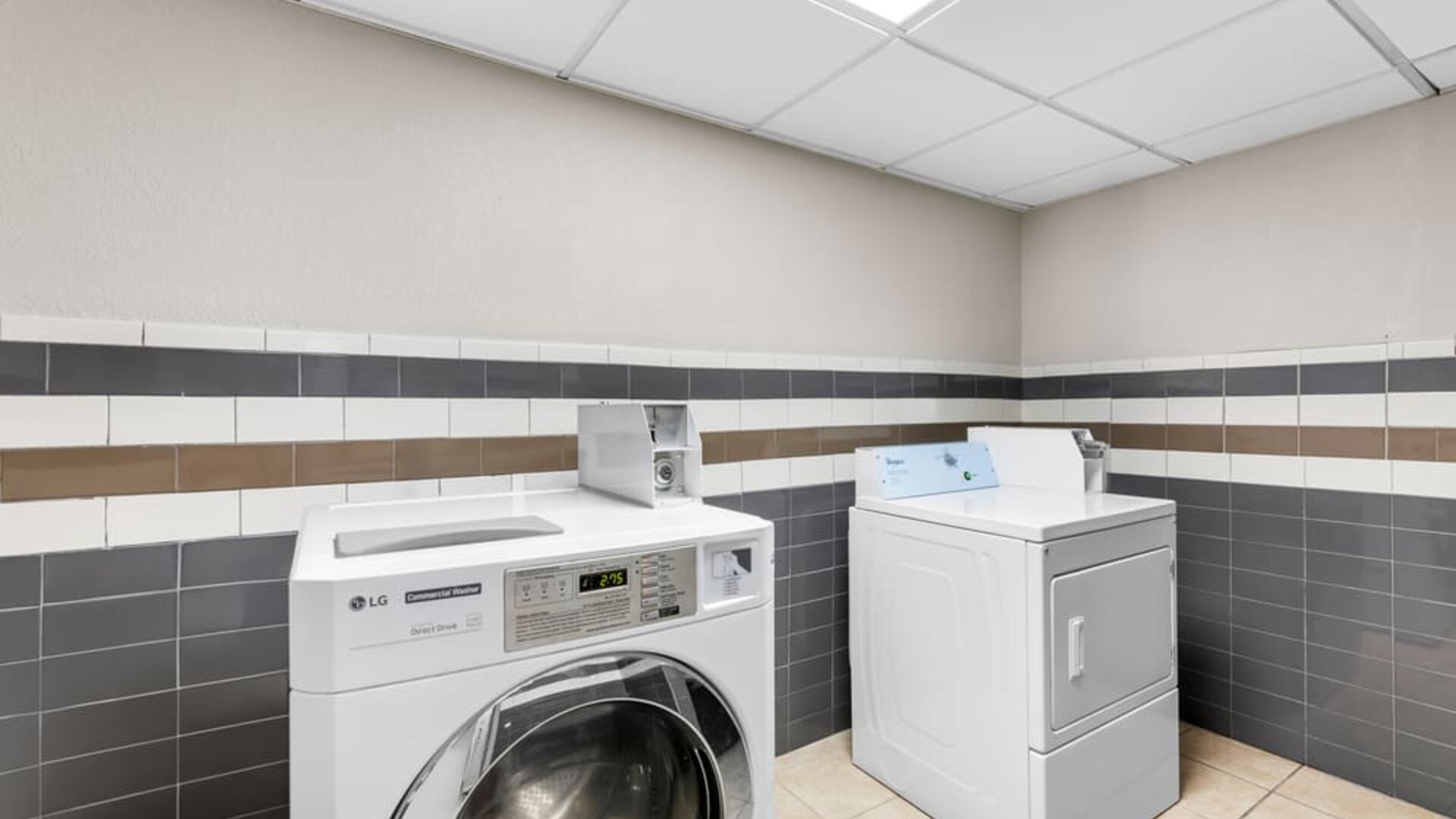 Laundry available at Comfort Inn & Suites Nashville.