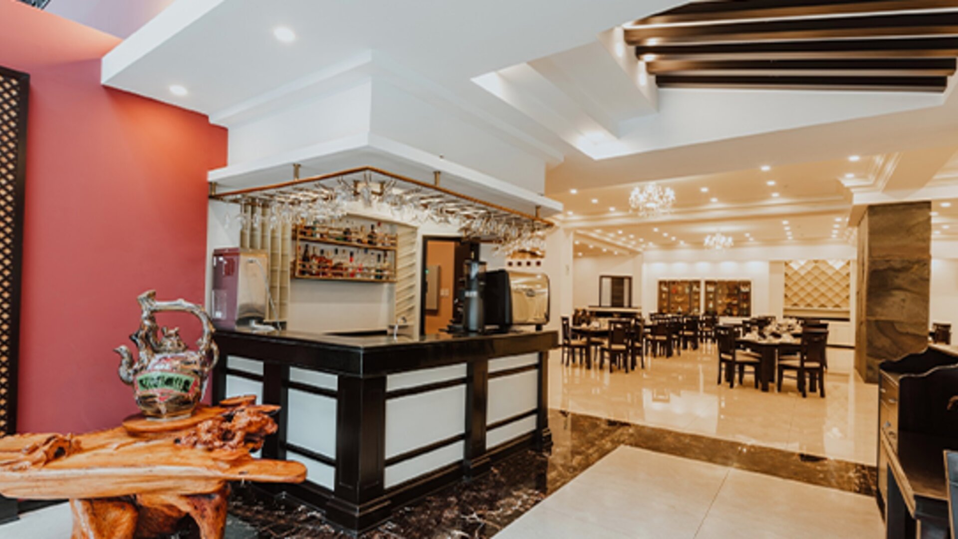 Nobility Grand Hotel