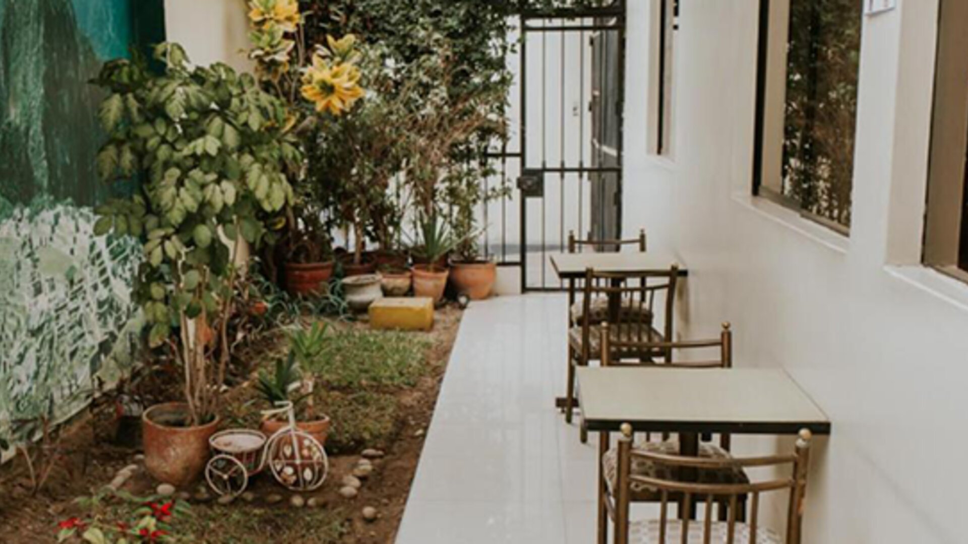 Manhattan Inn Airport Hotel