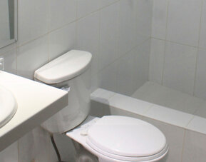 Manhattan Inn Airport Hotel