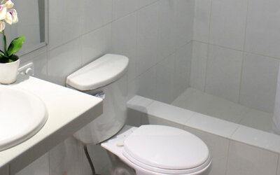 Manhattan Inn Airport Hotel