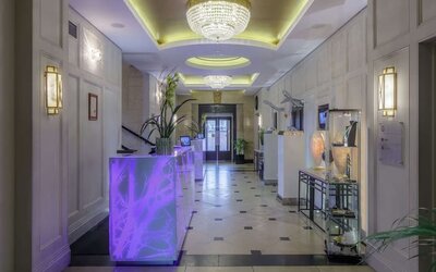 Reception area at DoubleTree by Hilton London Greenwich.