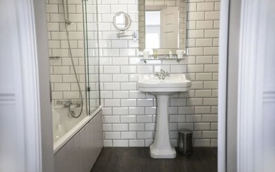 Guest bathroom with shower at DoubleTree By Hilton York.