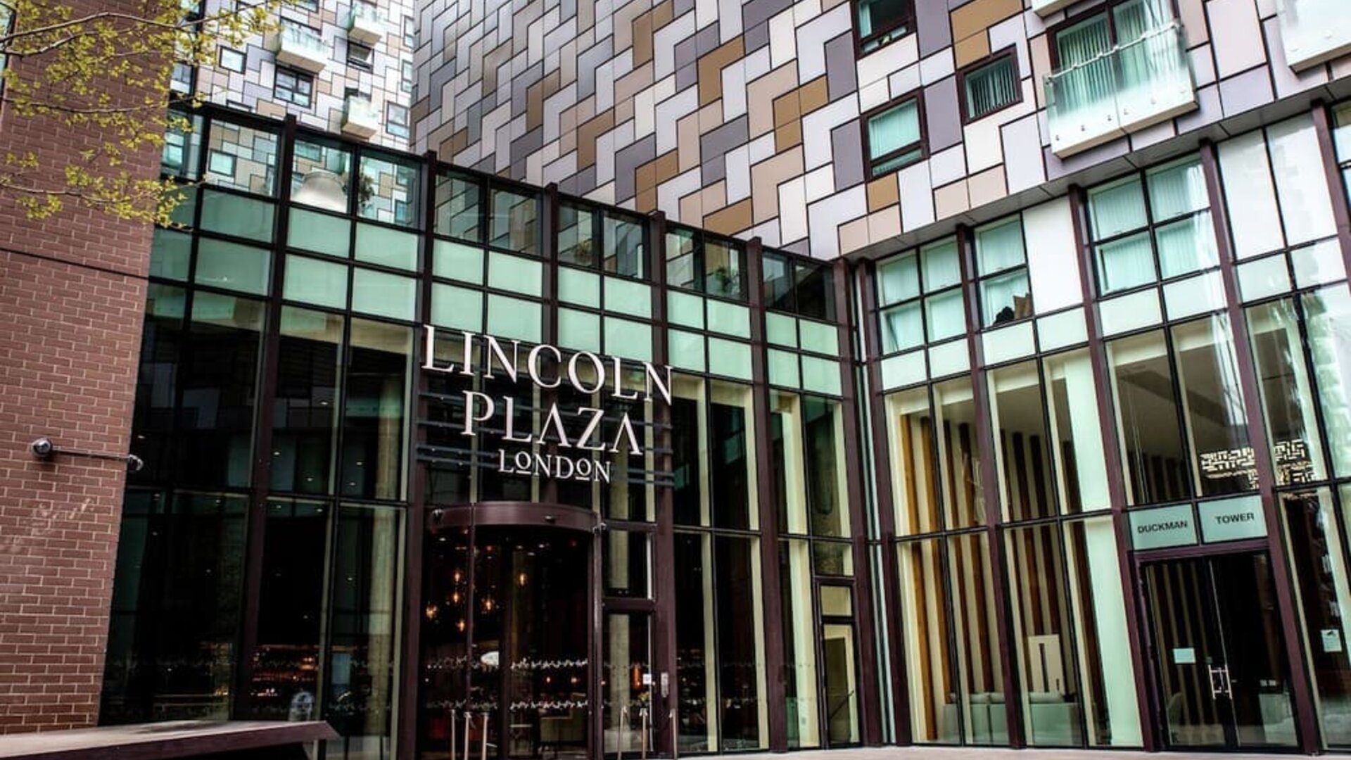 Hotel exterior at Lincoln Plaza London, Curio Collection By Hilton.