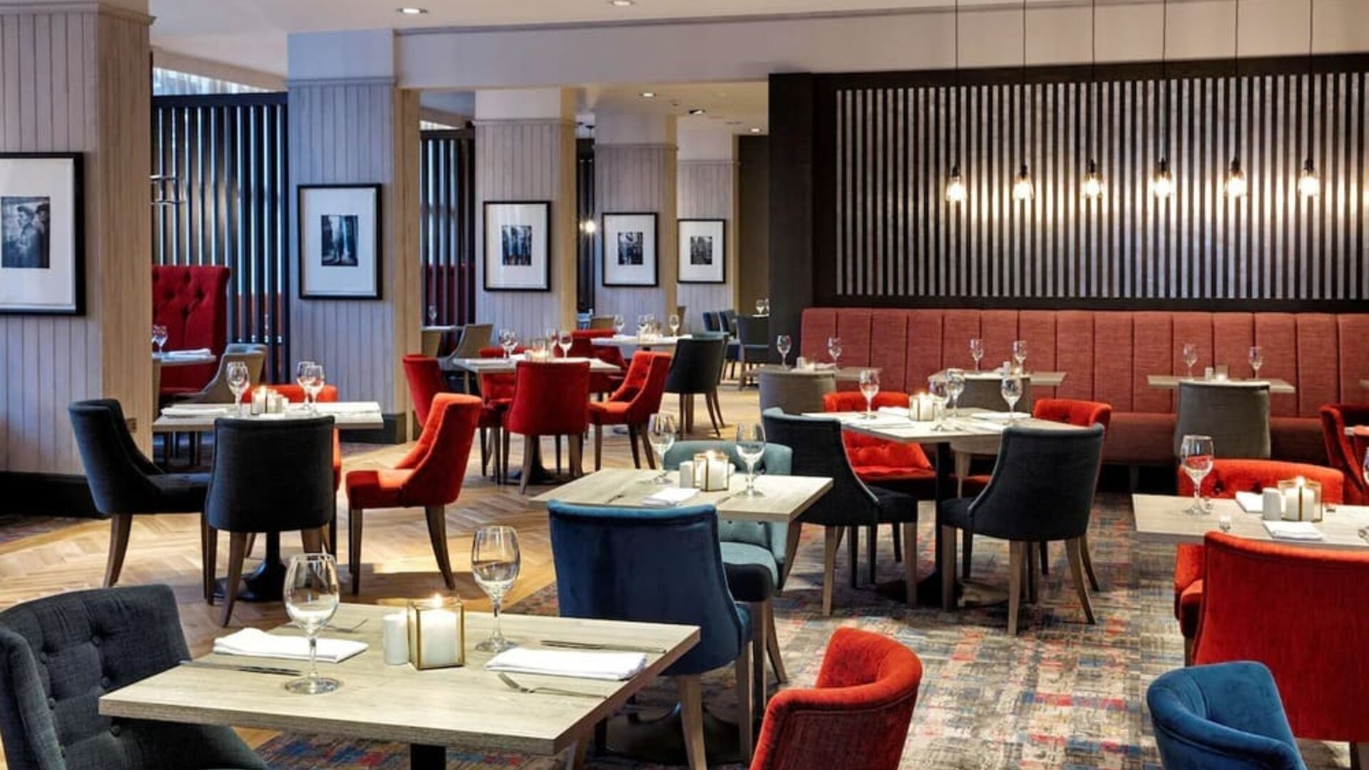 Dining area perfect for coworking at Doubletree by Hilton Glasgow Central.