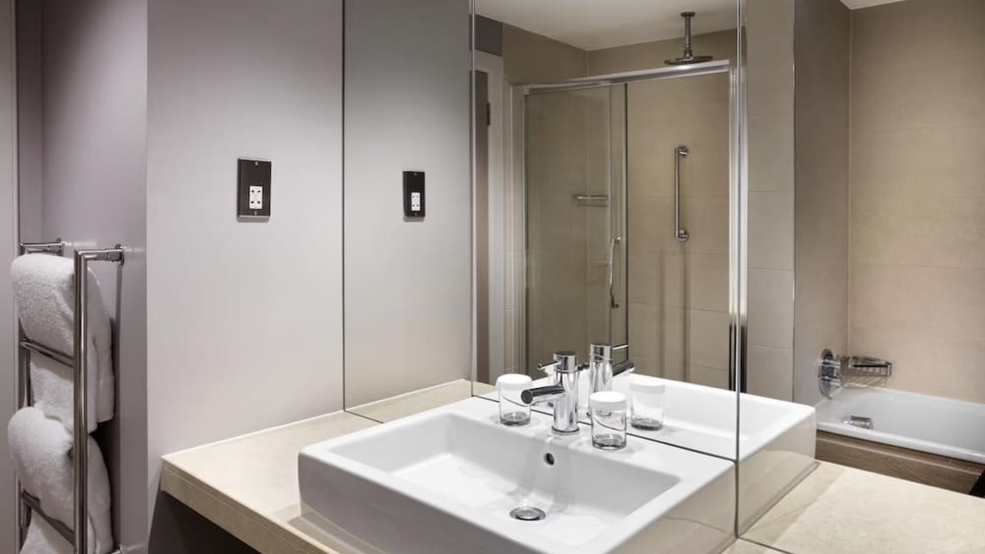 Guest bathroom with shower at Doubletree by Hilton Glasgow Central.