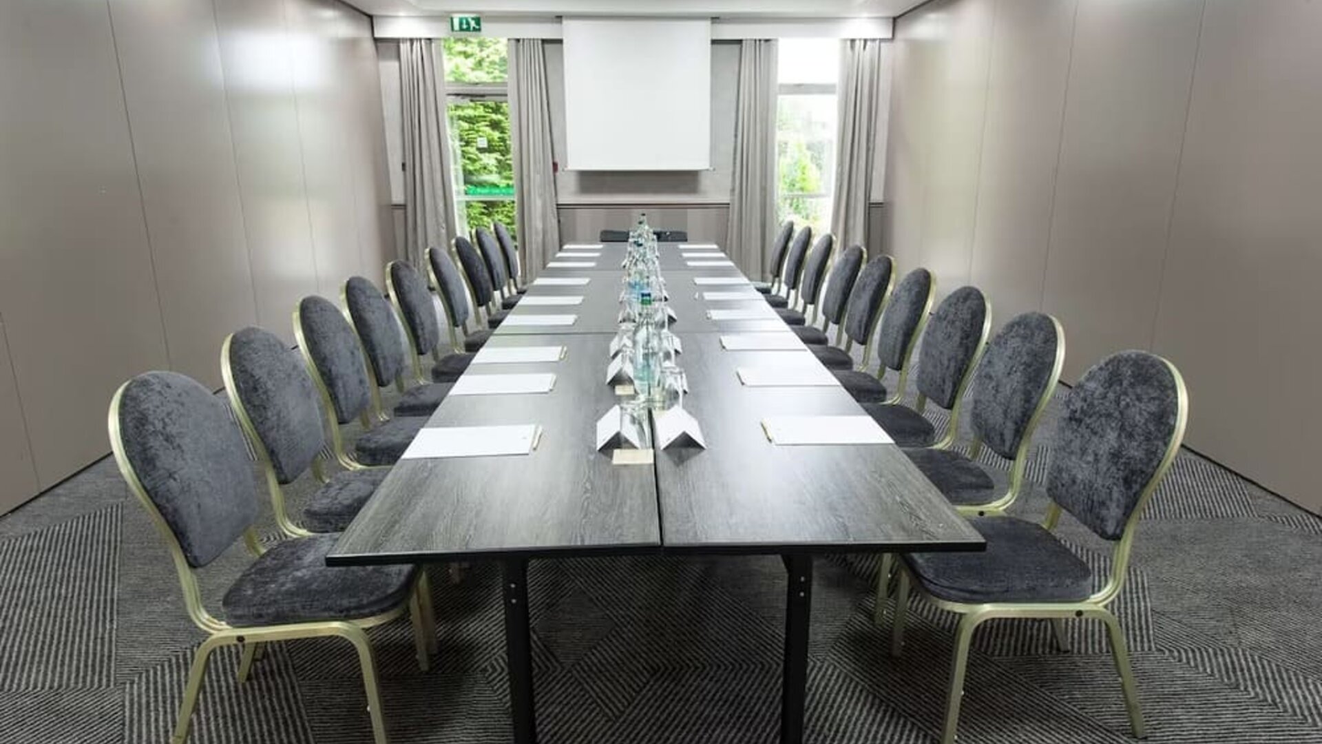 Professional meeting room at Doubletree by Hilton Glasgow Strathclyde.