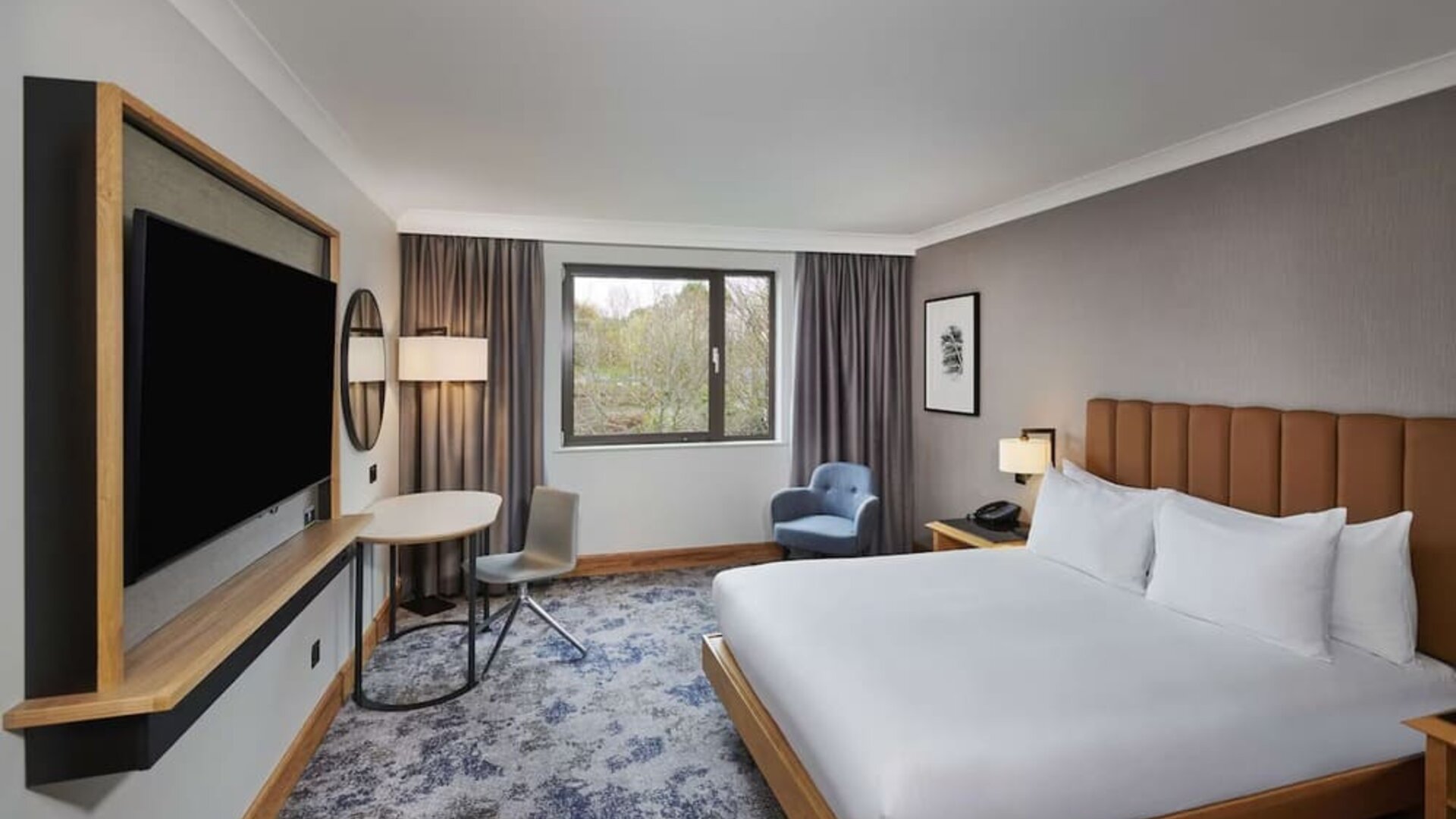 Spacious day use room at DoubleTree by Hilton Swindon.