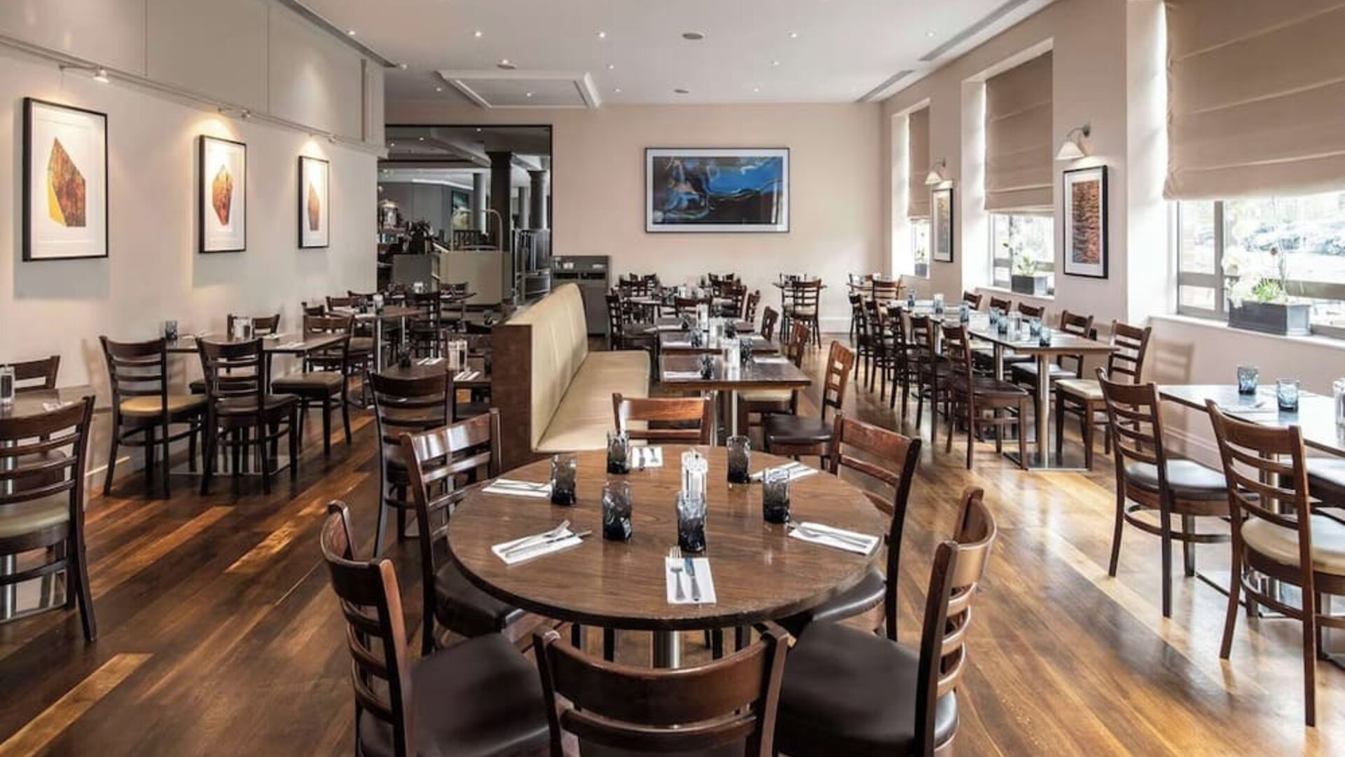Dining area perfect for coworking at DoubleTree by Hilton Swindon.