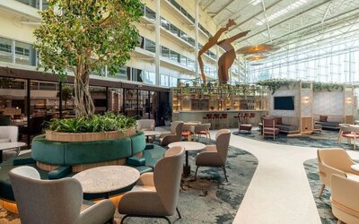Dining area perfect for coworking  at Hilton London Heathrow Airport.