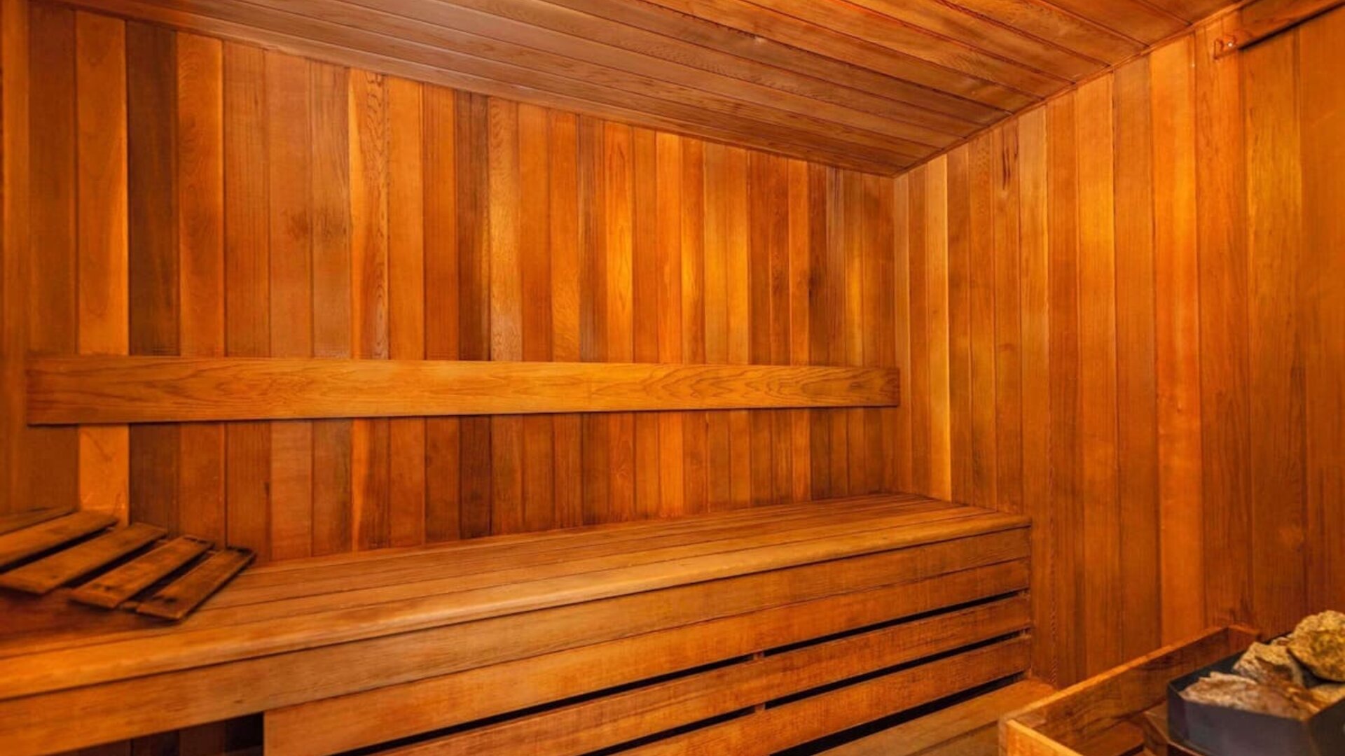 Spa and sauna at Grand Park Hotel & Suites Downtown Vancouver.