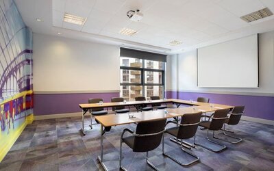 Professional meeting room at Leonardo Hotel Brighton.