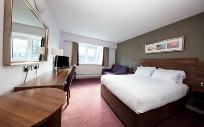 Day use room with natural light at Leonardo Hotel Cork.