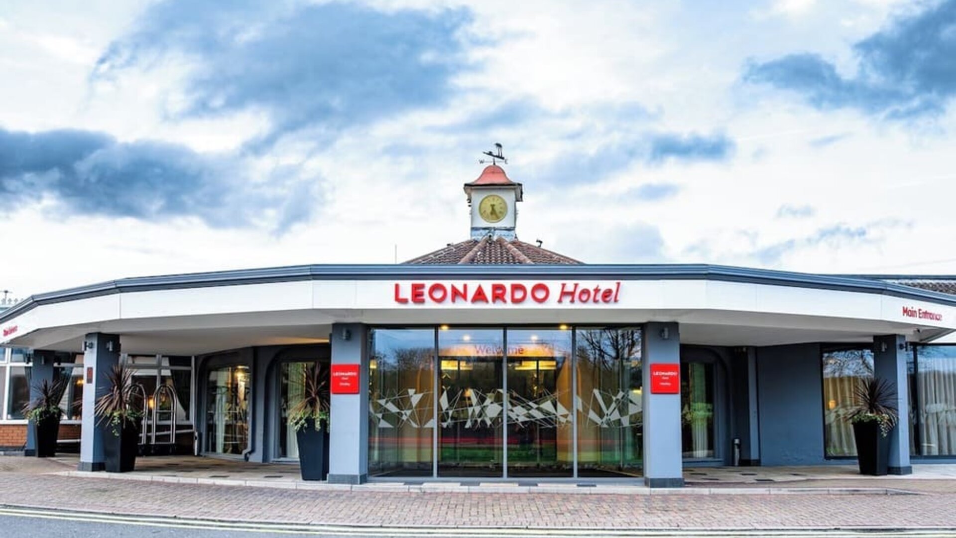 Hotel exterior at Leonardo Hotel And Conference Venue Hinckley Island.