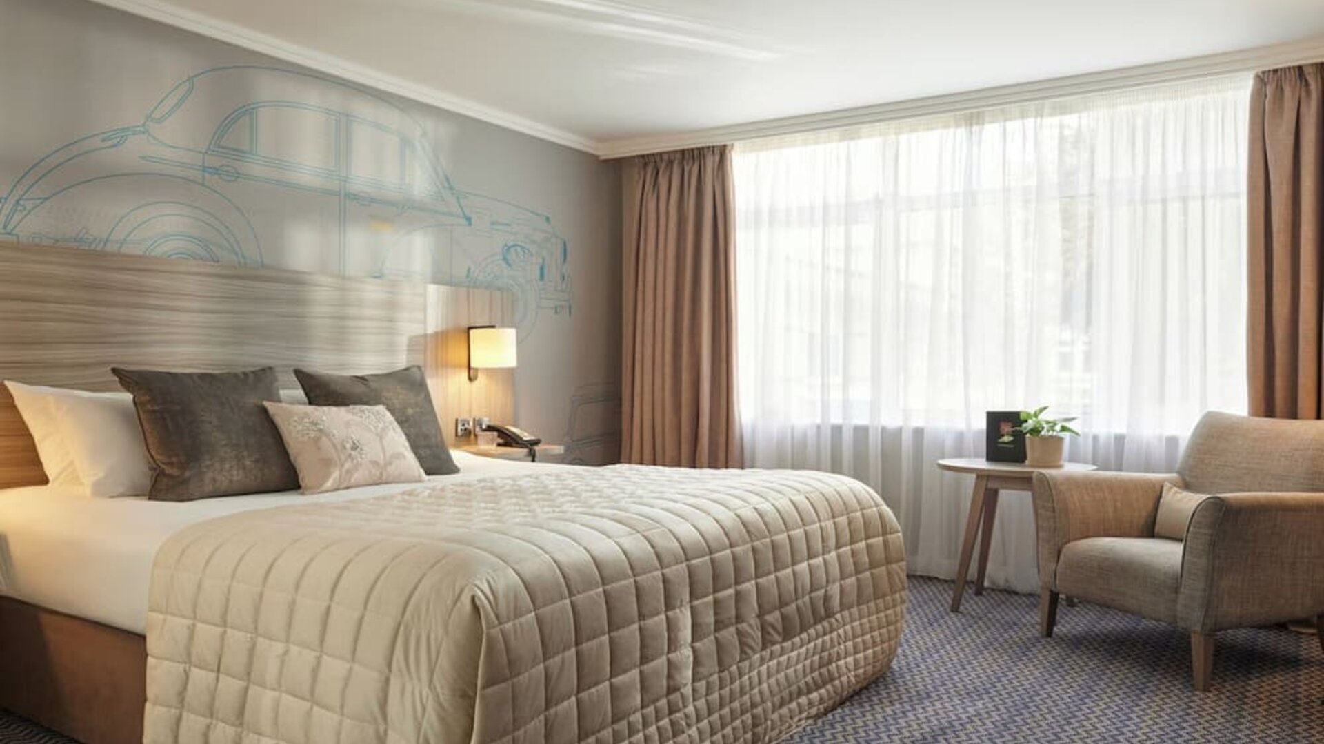 Day use room with natural light at Leonardo Royal Hotel Oxford.