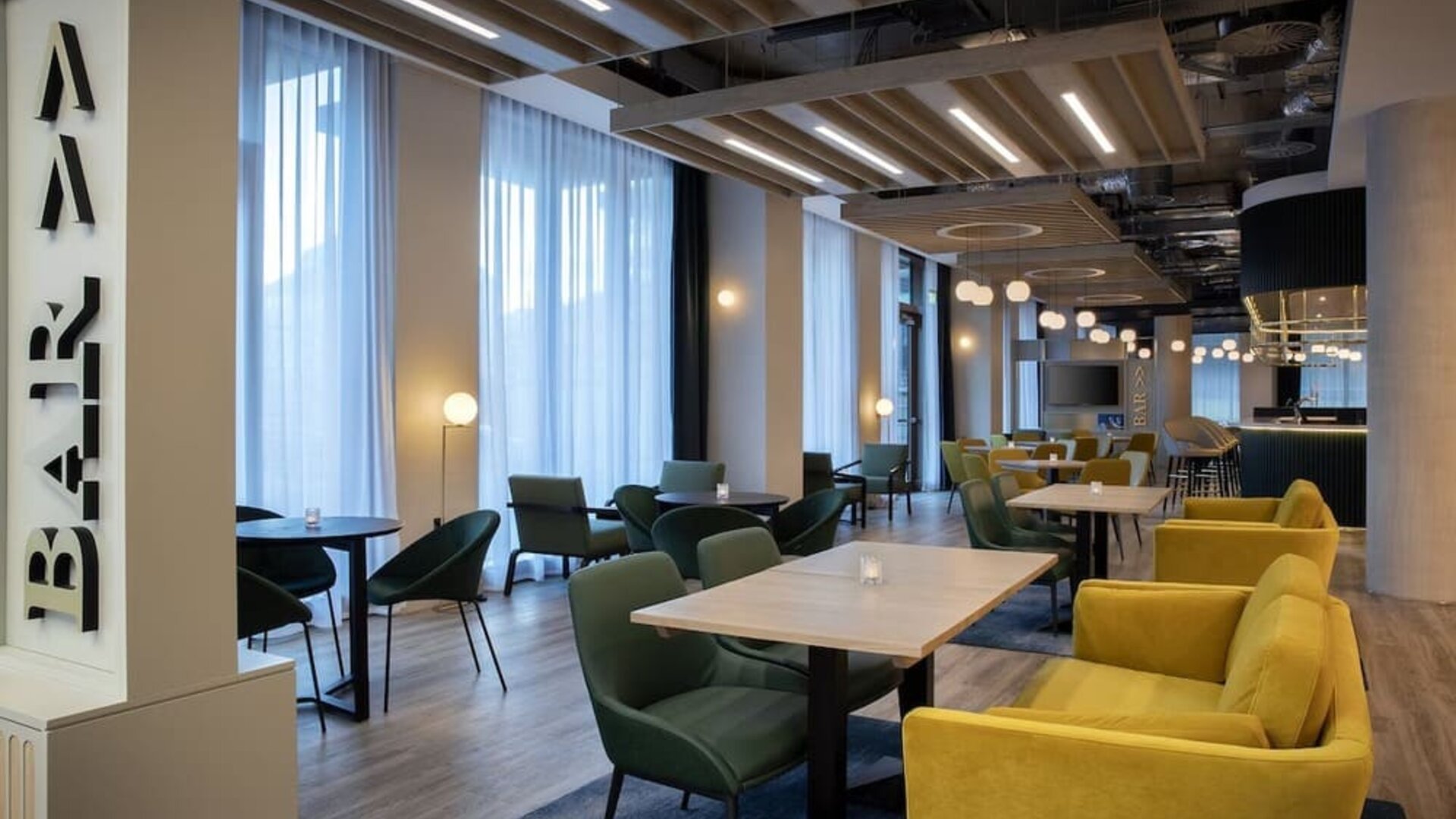 Hotel bar perfect for coworking at Leonardo Hotel Bristol City.
