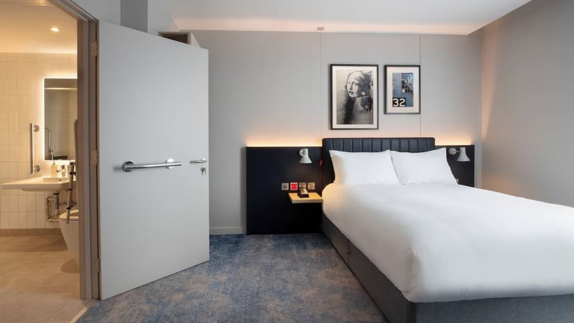 Day use room and bathroom at Leonardo Hotel Bristol City.