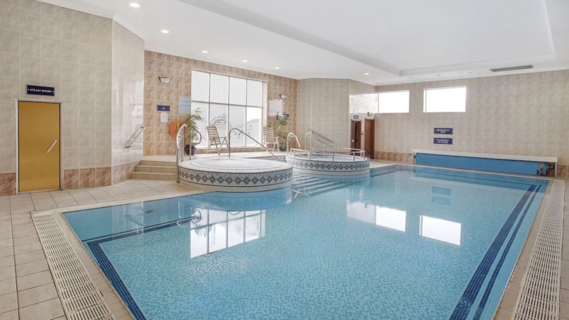Indoor pool at Leonardo Hotel Inverness.