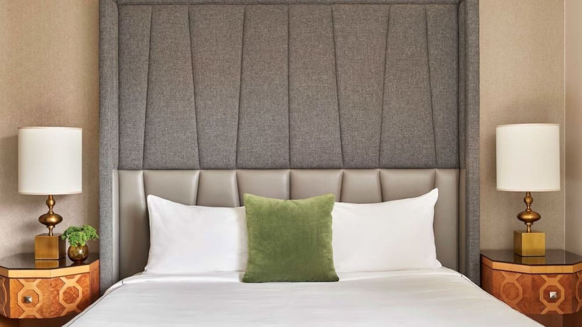 Romanric king room at Viceroy Washington DC.