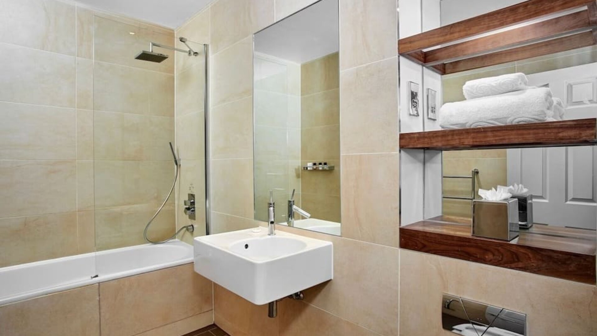 Guest bathroom at Leonardo Hotel Cardiff.