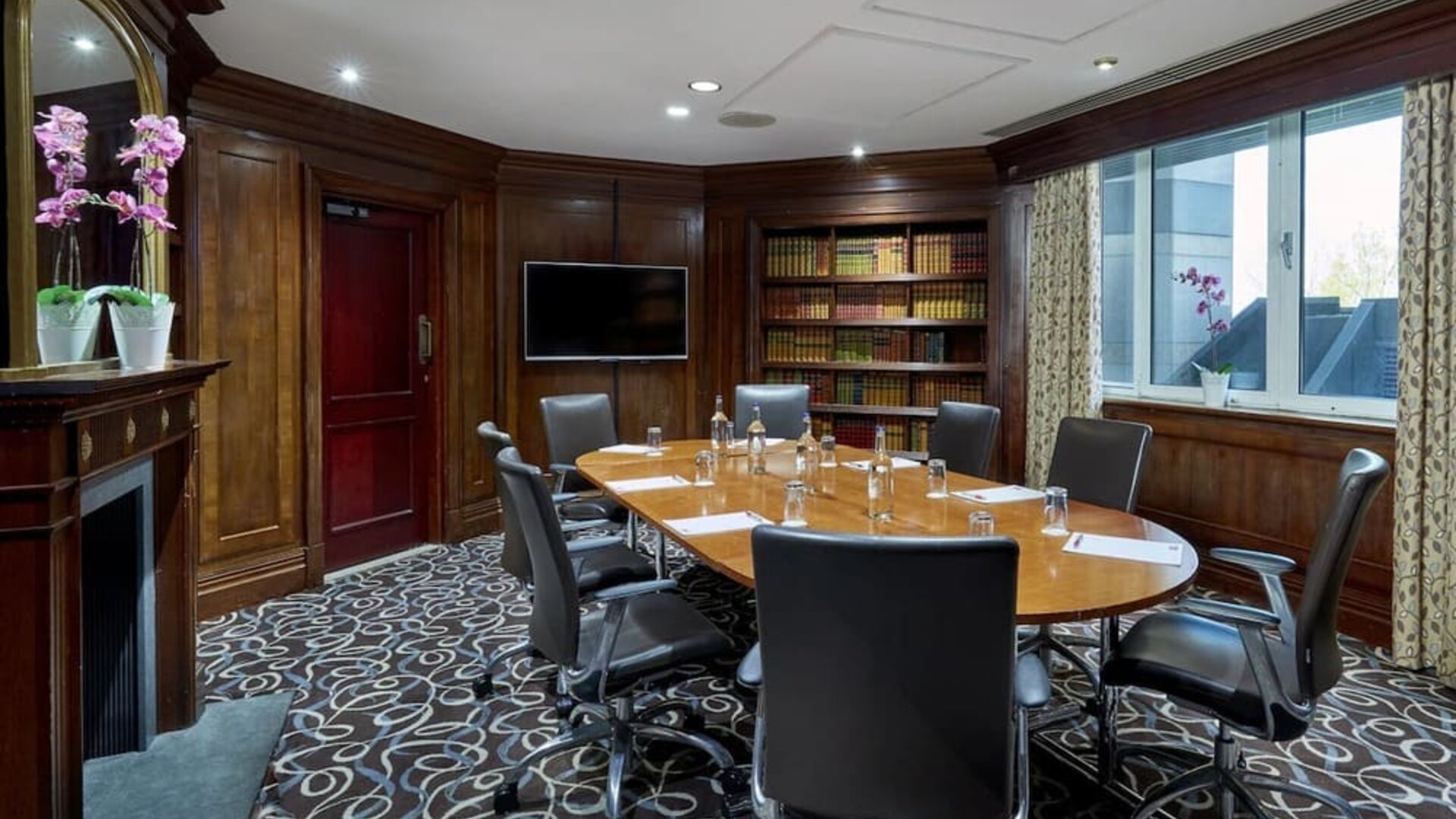 Professional meeting room at Leonardo Hotel Southampton Grand Harbour.