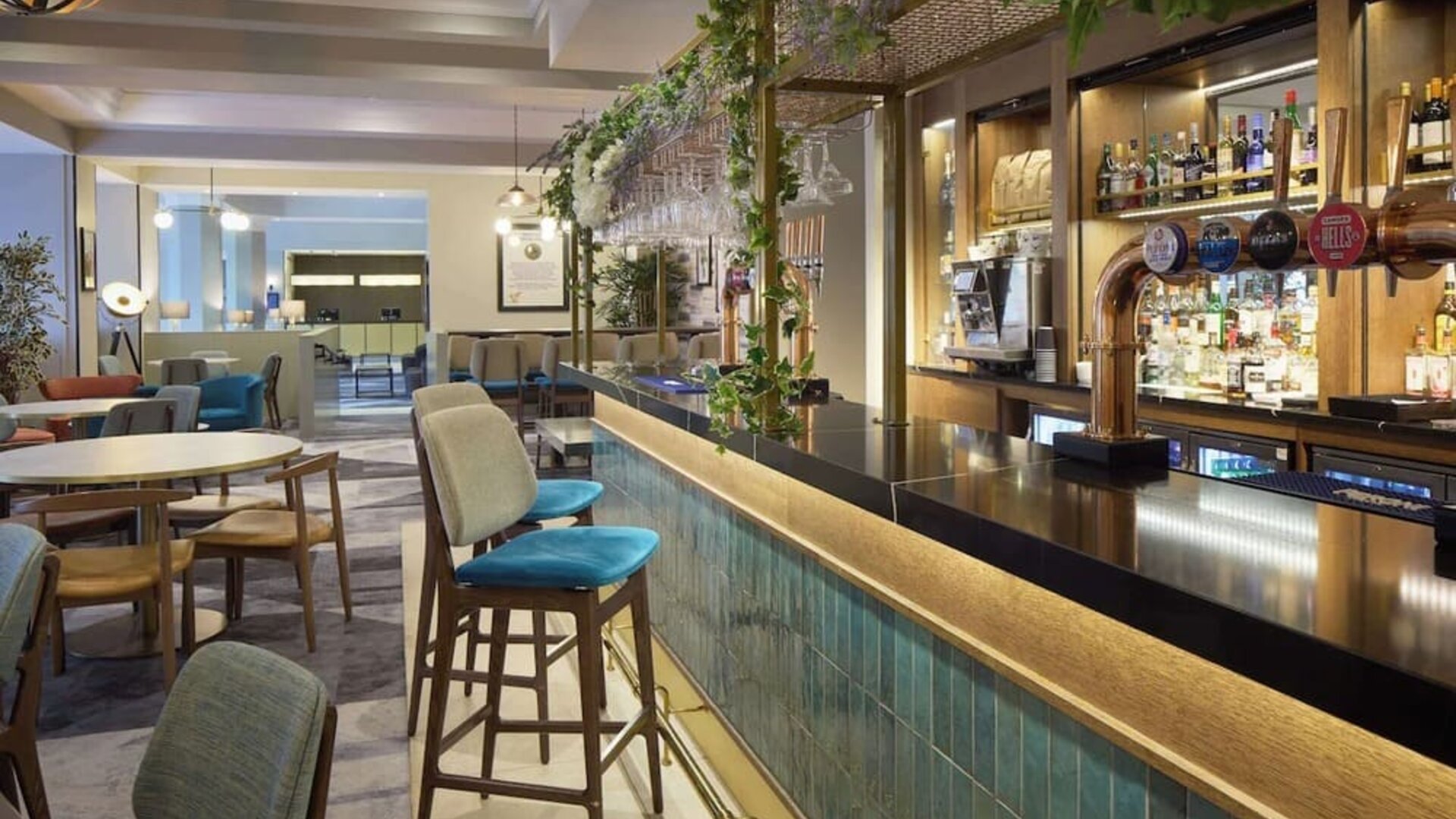Hotel bar perfect for coworking at DoubleTree by Hilton Dartford Bridge.