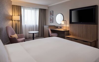 Day use room with natural light at DoubleTree by Hilton Dartford Bridge.