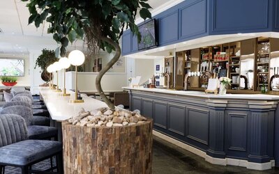 Hotel bar perfect for coworking at Hilton Northampton.