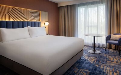 Day use room with natural light at DoubleTree By Hilton Coventry.