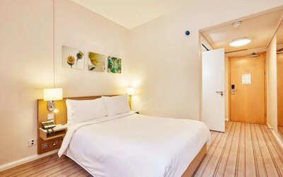 Day use room at Hilton Garden Inn Bristol City Centre.