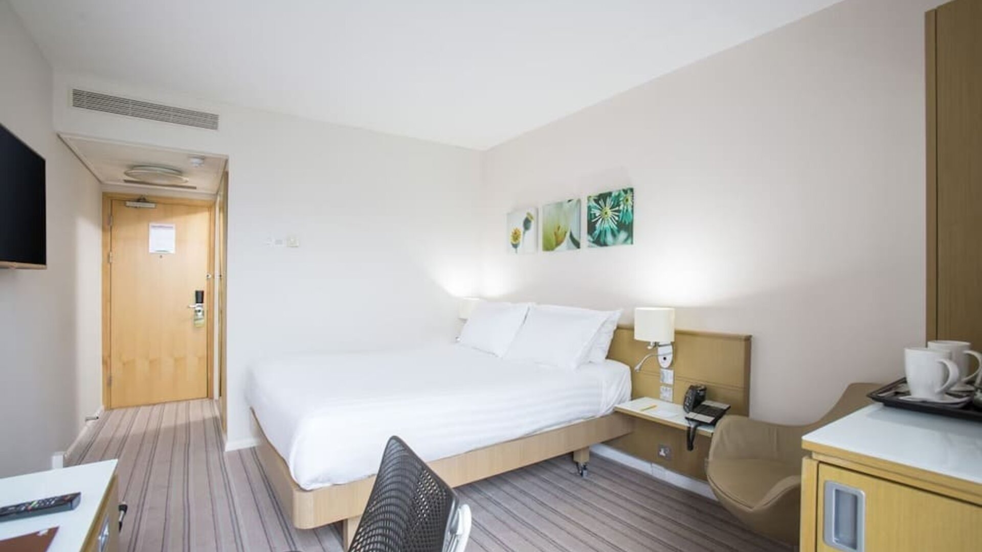 Day use room with work desk at Hilton Garden Inn Glasgow City Centre.