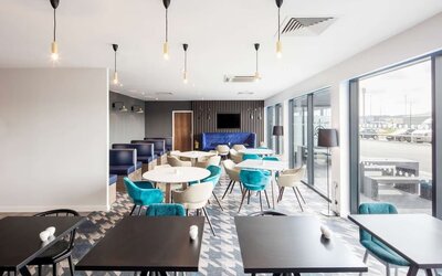 Dining and coworking space at Hampton By Hilton Humberside Airport.