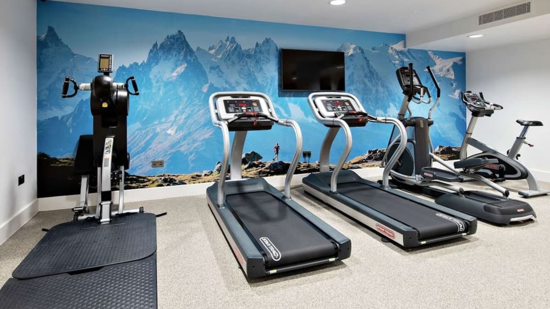 Fitness center available at Hilton Garden Inn Abingdon Oxford.