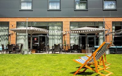 More seats available in the garden at Hilton Garden Inn Abingdon Oxford.