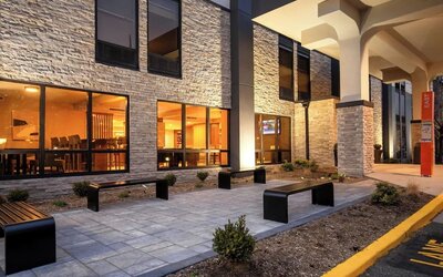 Outdoor seating area at Best Western Plus Secaucus Meadowlands.