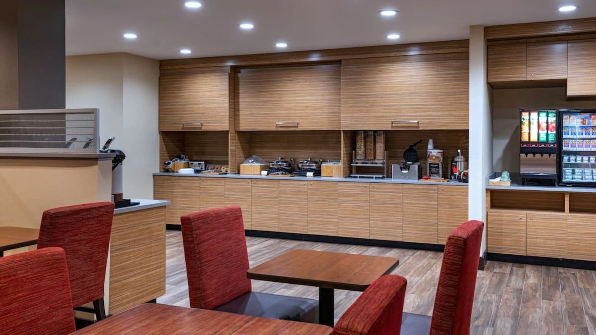 Dining room at TownePlace Suites Edgewood Aberdeen.