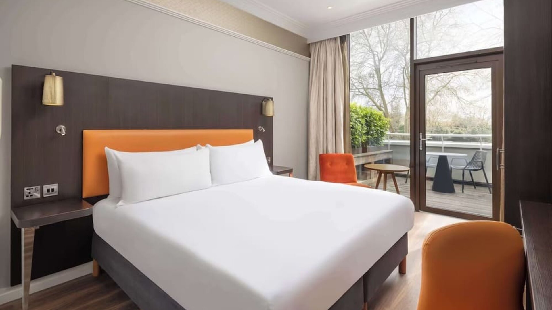 Day use room with balcony at DoubleTree By Hilton London - Hyde Park.