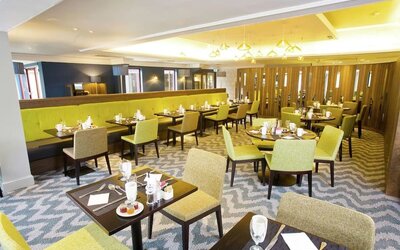 Dining area at the DoubleTree by Hilton Bristol North.