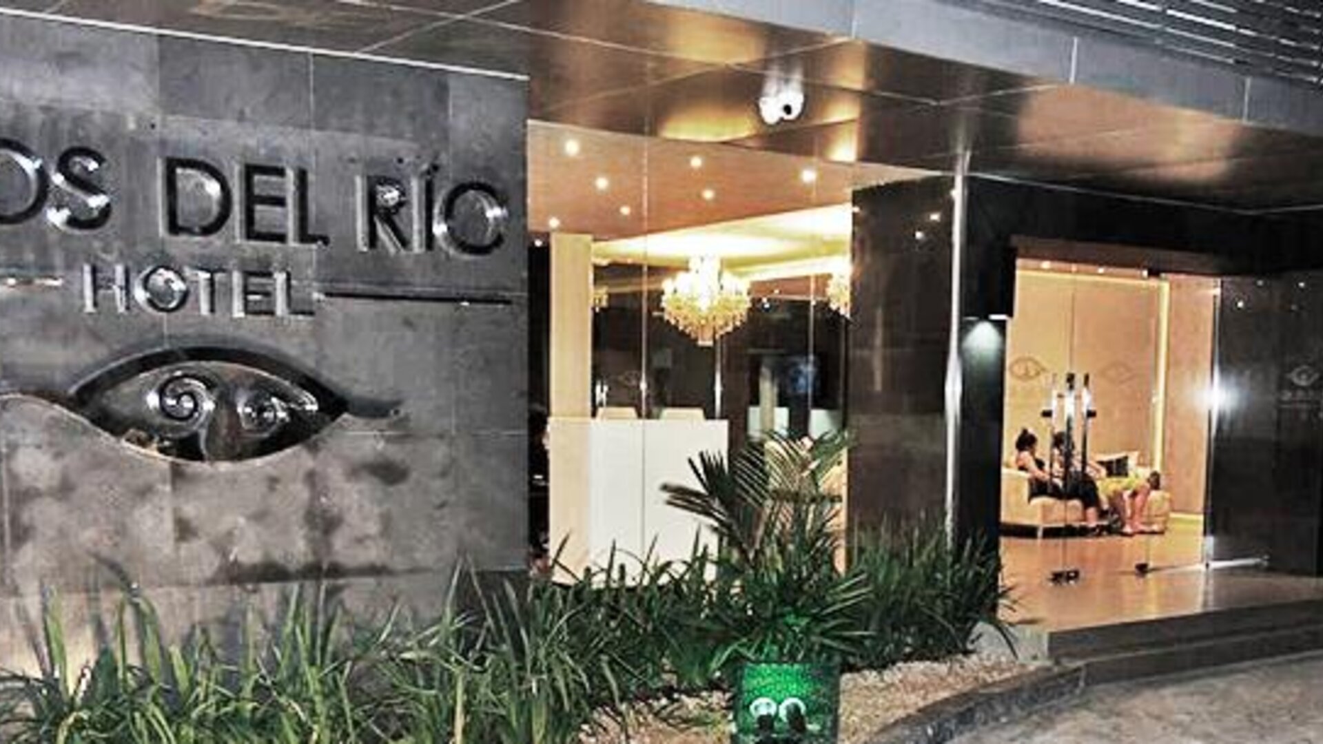 Hotel Ojos Del Rio