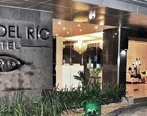 Hotel Ojos Del Rio
