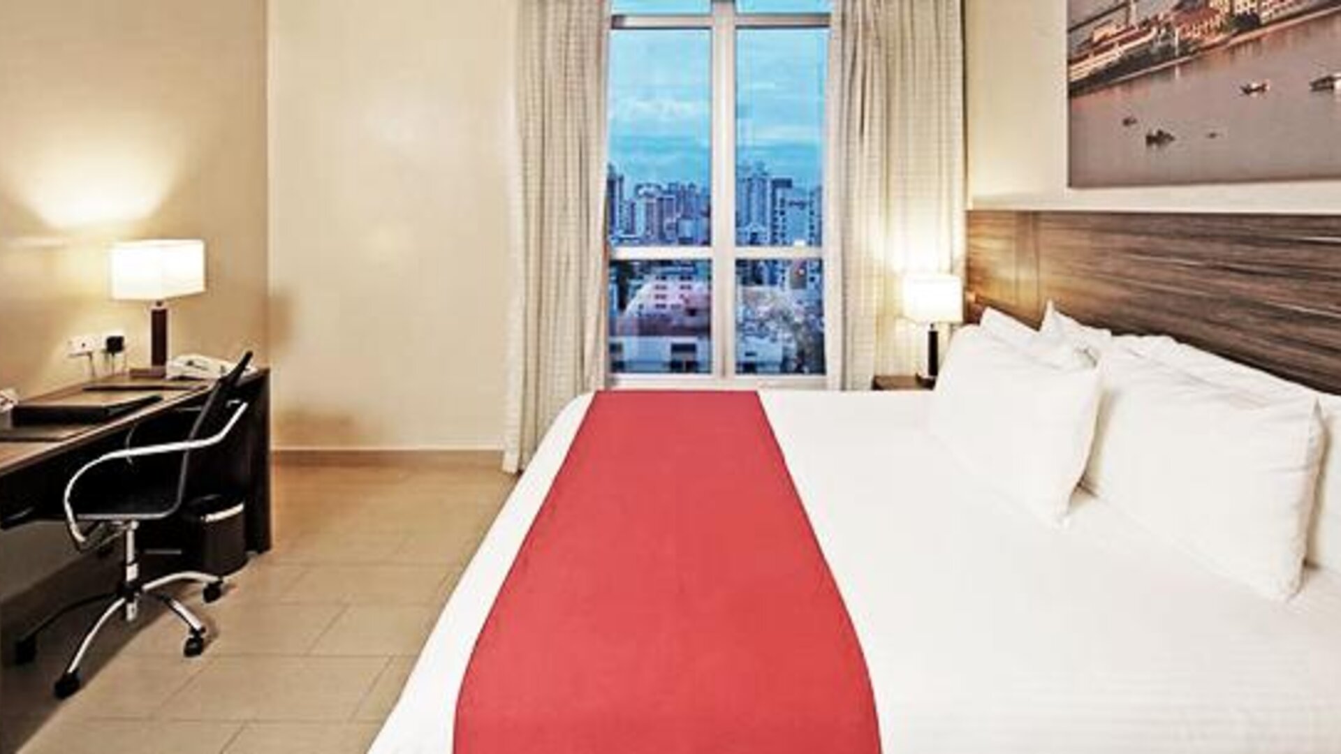 Victoria Hotel & Suites