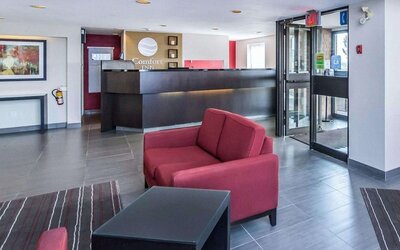 Reception area offering friendly check-in service at Comfort Inn Sudbury East.