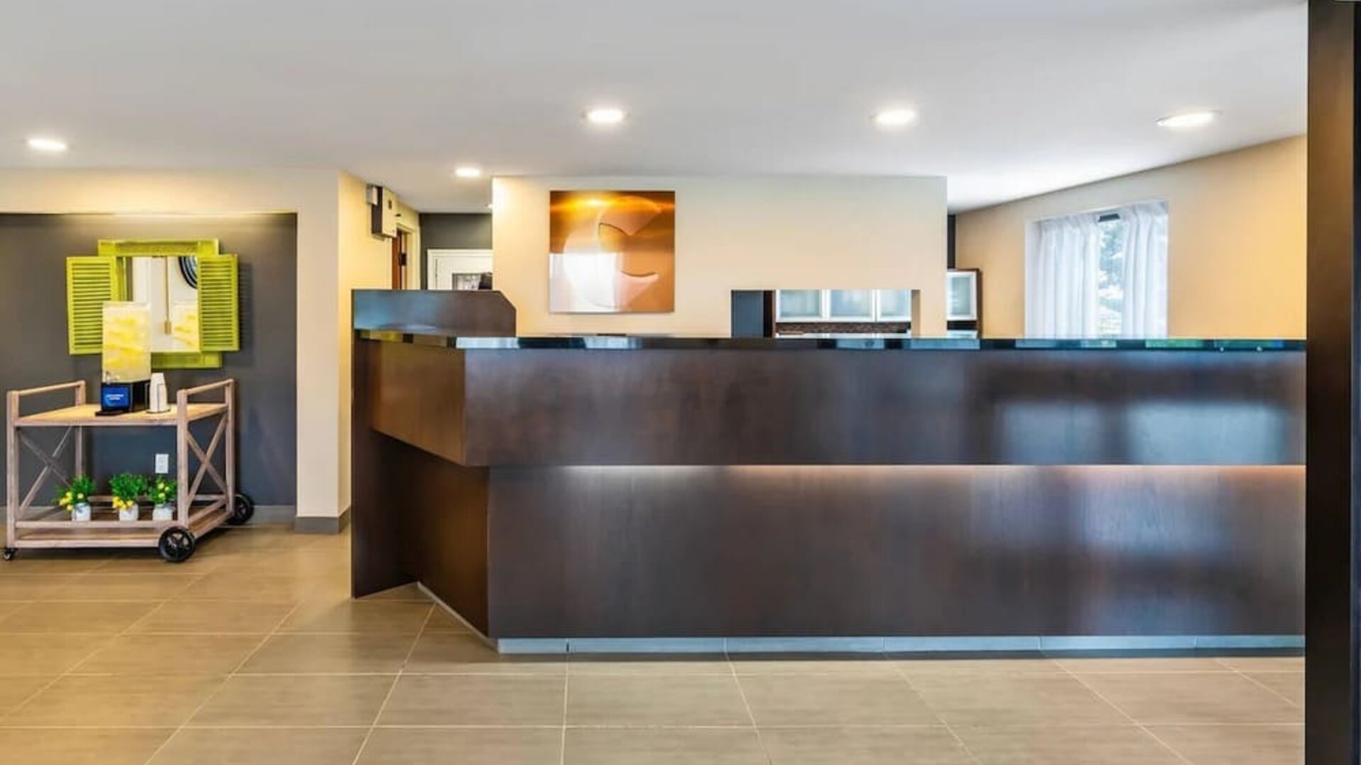 Modern reception desk welcoming guests to Comfort Inn Sudbury East.
