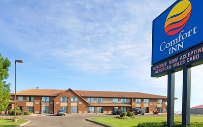 Exterior view of Comfort Inn Brandon.