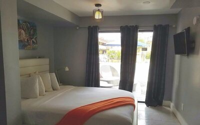 Day use room at Hollywood Beach Suites, A South Beach Group Hotel.