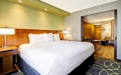 Day use room with living area at Fairfield By Marriott Guelph.